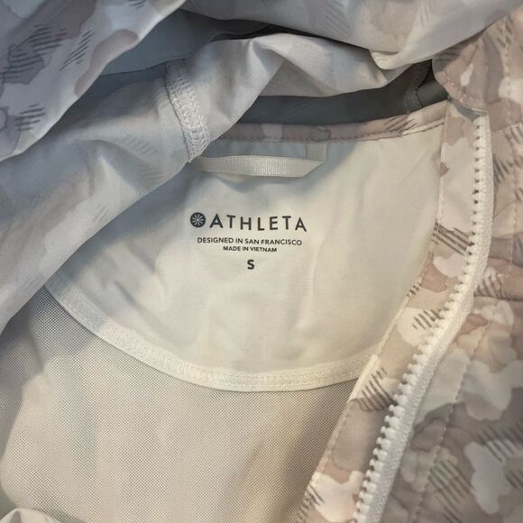 Athleta Racer Run Lightweight Jacket Size Small Pink Grey Camo - Picture 5 of 6